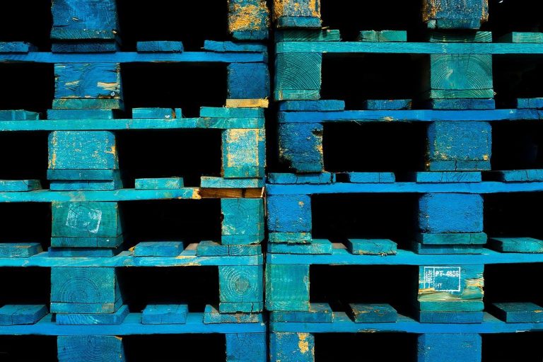 Beroemdheden Opkopen van pallets: duurzame logistieke oplossingen voor efficiënt transport van goederen in bedrijven.